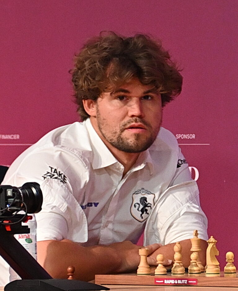 Magnus Carlsen podczas turnieju szachów szybkich